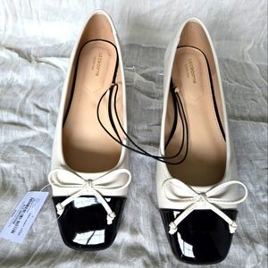 NEW Liz Claiborne Flora 9.5M Cream & Black Square Toe Flat Shoes NWT!